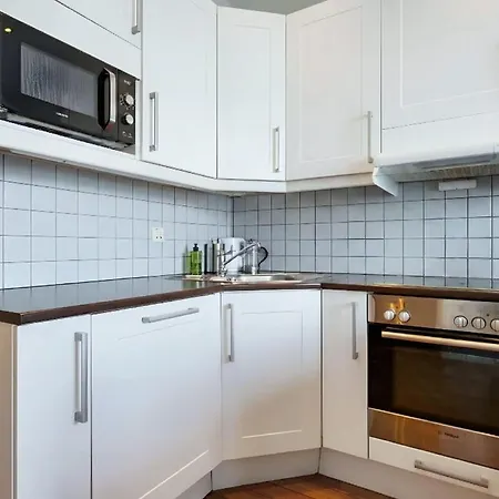 107sb10 - 2br Balcony