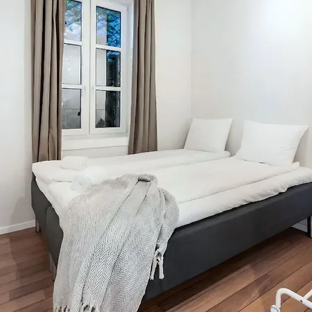 107sb10 - 2br Balcony *